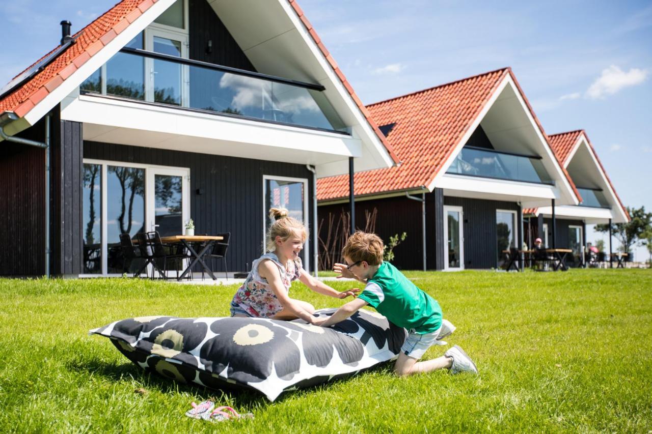 Vakantiehuis luxe - vakantiepark de Schreiershoek Dokkum Buitenkant foto