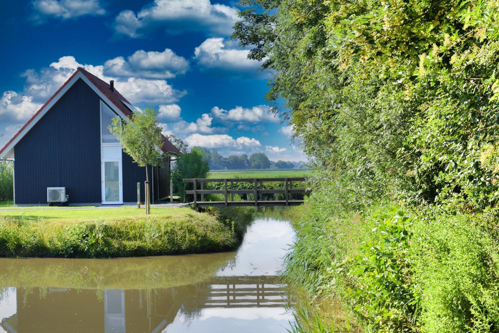 Vakantiehuis luxe - vakantiepark de Schreiershoek Dokkum Buitenkant foto