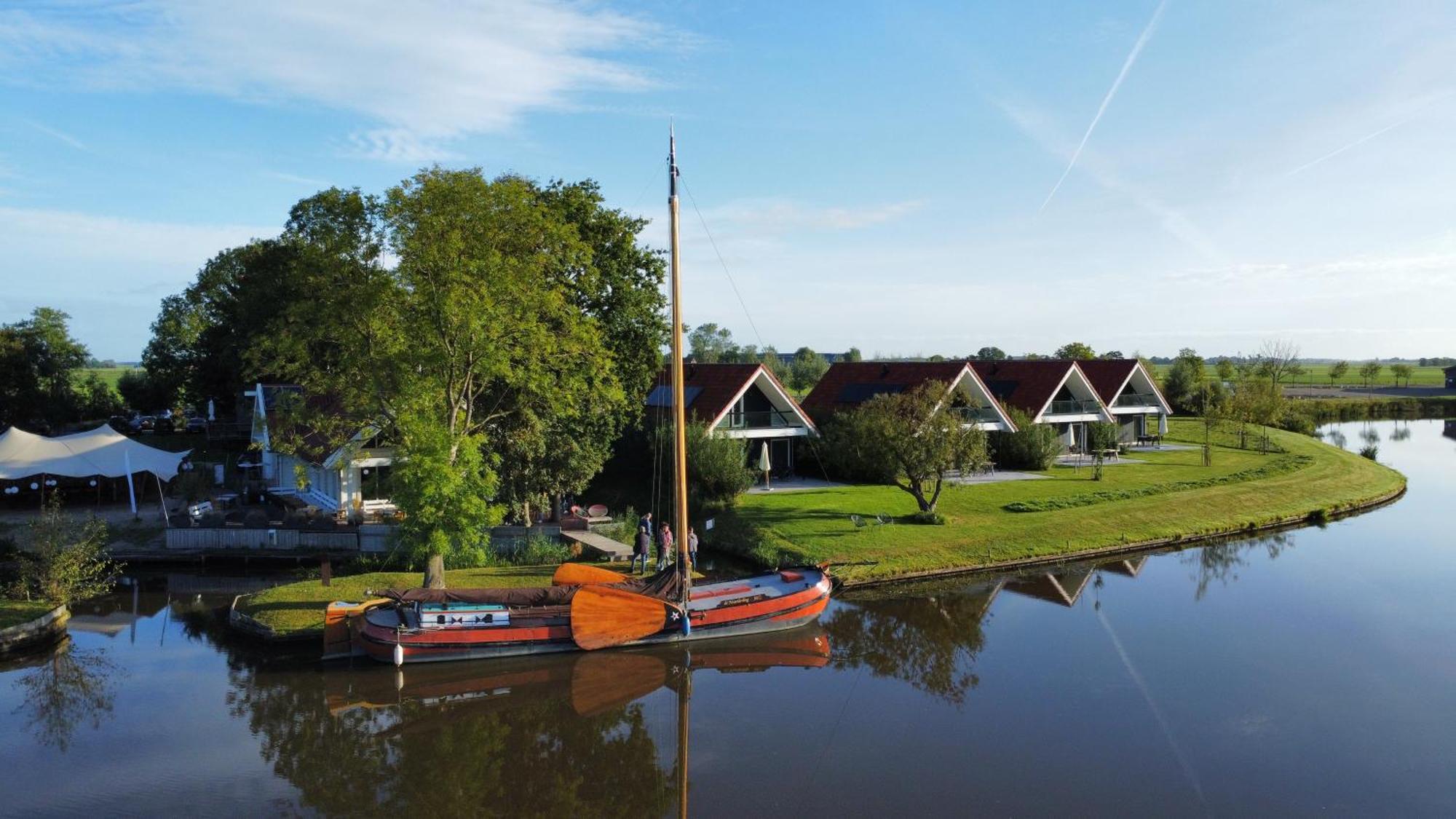 Vakantiehuis luxe - vakantiepark de Schreiershoek Dokkum Buitenkant foto