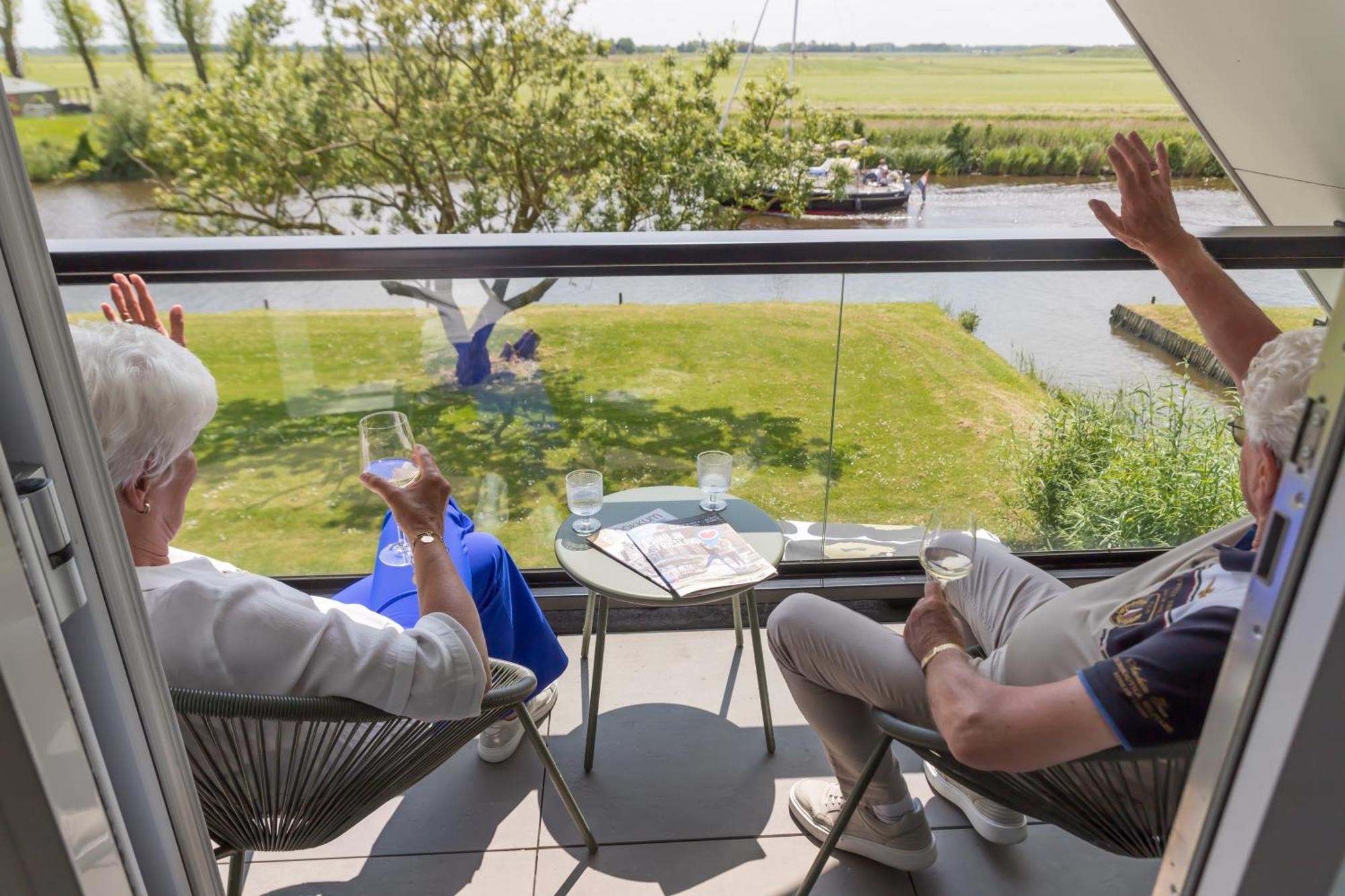 Vakantiehuis luxe - vakantiepark de Schreiershoek Dokkum Buitenkant foto