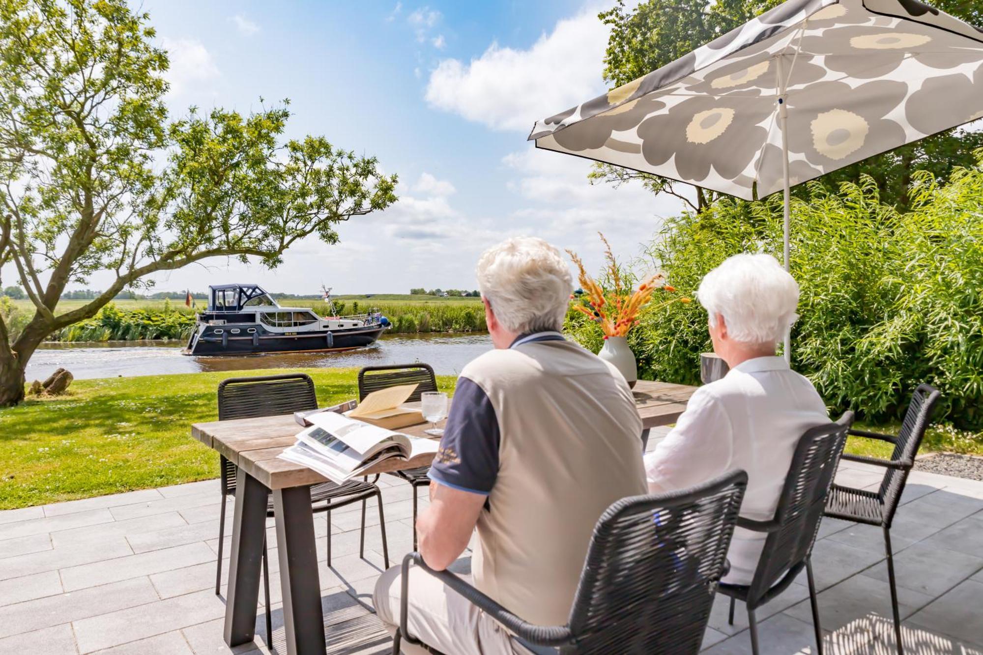 Vakantiehuis luxe - vakantiepark de Schreiershoek Dokkum Buitenkant foto